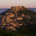 Konukevi Bauhaus Saint-pierre 4*