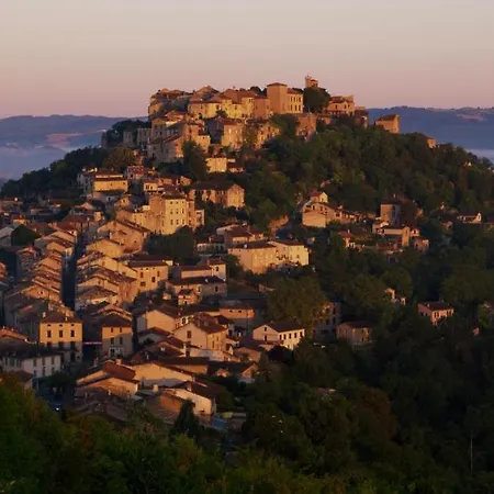 Gasthuis Bauhaus Saint-pierre 4*