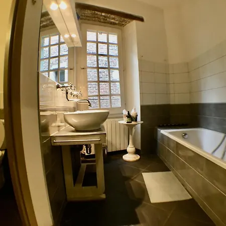 Bauhaus Saint-pierre 4*