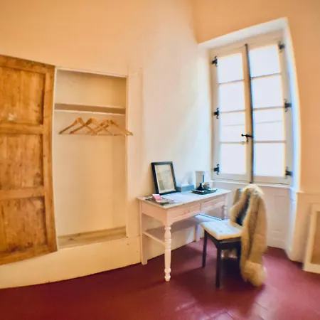 Bauhaus Saint-pierre 4*